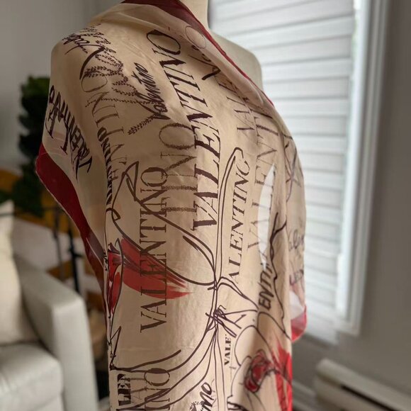 【Brand NEW】Valentino Floral & Logo Print 100% Silk Scarf - Picture 5 of 8